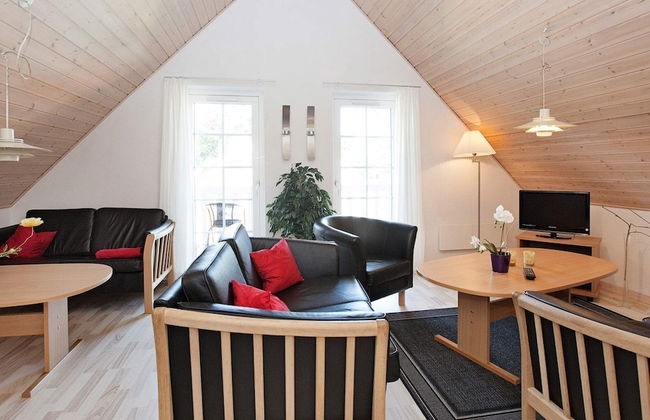 8 Person Holiday Home on a Holiday Park in Grasten - Foto 5