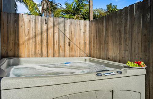 Belmont Shore Getaway with Hot Tub and Firepit - Foto 71
