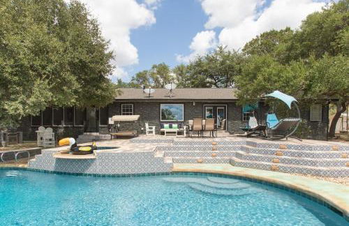 Four Bedroom Ranch Retreat with a Stunning Pool - Foto 48