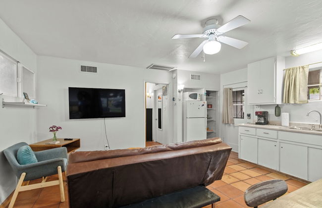 Sunlit Palm Cottage in Uptown Phoenix - Foto 8