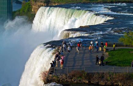 Beautiful 4Bedroom Retreat Close to Niagara Falls Your Home Away from Home - Foto 15