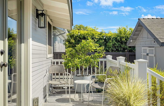 Luxe Backyard Oasis w/ Hot Tub Chic Design South Park Sanctuary - Foto 35