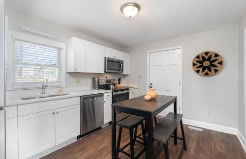 Downtown home! Walk to Bulls Stadium, DPAC & food - Foto 4