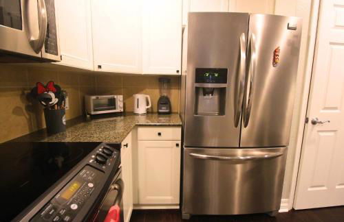 Luxurious 3-Bedroom Condo in Reunion Resort - Foto 16