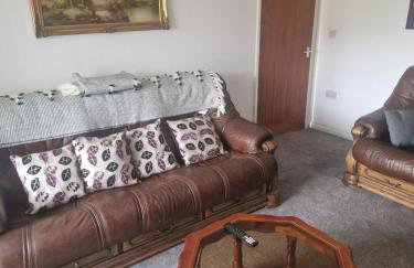 Family-Friendly Detached House Near Leeds and Bradford with Garden - Foto 11