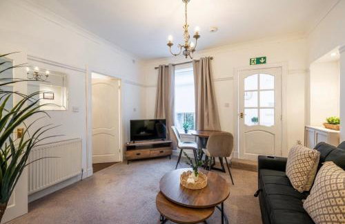 Coastal Nest - Cosy flat in Irvine town centre - 5 minute drive from beach - Foto 11