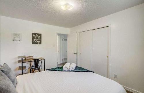 Alder Nest Cozy Retreat w Fire Pit & Workspace - Foto 21