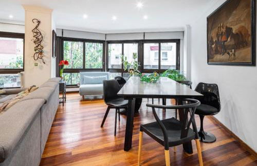 Lujoso y amplio piso con 5 habitaciones - Photo 18