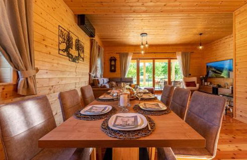 Awesome Home In Licko Cerje With Wifi - Photo 23