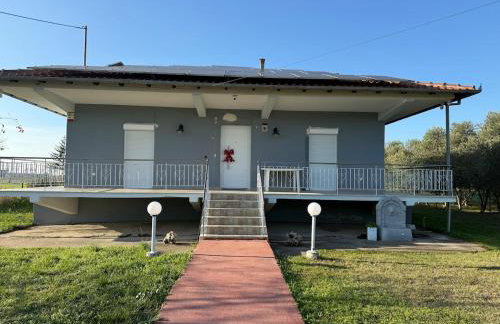 Cozy Family House with Yard - Photo 9