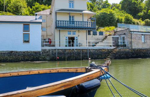 Shipwrights - Photo 1