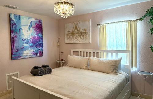 Beach Glam Abode - King Bed, BBQ, Beach Gear - Foto 15