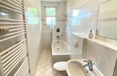 Stötteritz Holiday Apartment - 3 Rooms - 6 People - 5 beds - Balcony - Great public transport 11 minutes to the city - Foto 10