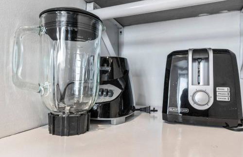 Abstract Haven | Stylish 1BR by Tower Grove - Photo 33