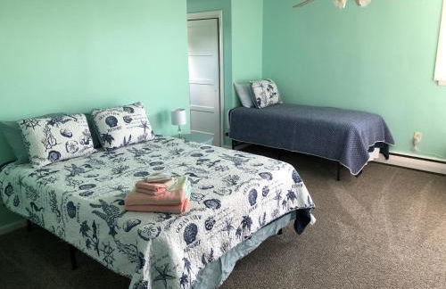 Beach Front on the Bay in our Rustic, Pet Friendly Cottage home - Photo 50