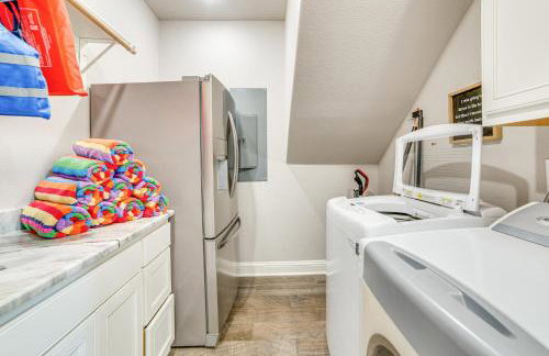 Private Dock and Yard! Modern Getaway in Mabank - Foto 23