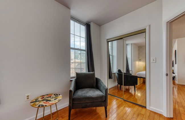 Stairway 3BR Apt w W D Ideal for Groups - Foto 18