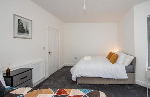 Modern 4 Bedroom House Sleeps 10 Free Parking Liverpool - Foto 74