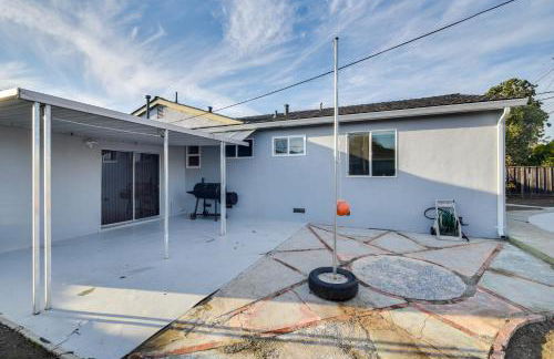 BusinessandFamily Retreat Near Levis Stadium! - Photo 23