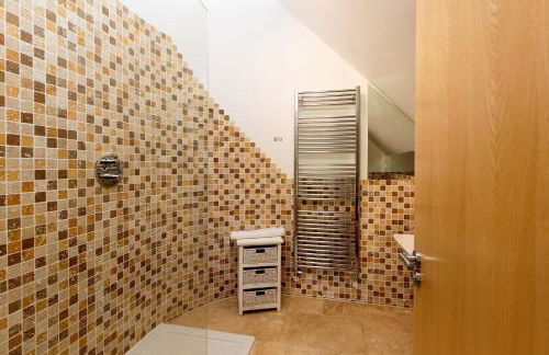 Trewhiddle Retreat V23 by Together Travel - Luxury 4-Bedroom Villa - Foto 19