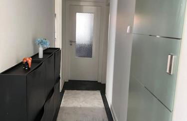 Gesamte Wohnung mit Parkplatz - Foto 10