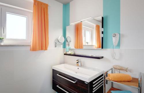 Holiday Home in Novigrad with Pool near Beach - Foto 39