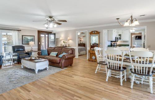 Lakefront Leesburg Home with Private Dock and Ramp! - Foto 8