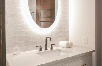 Historic Jewel Walk to Eats & Shops - Foto 21