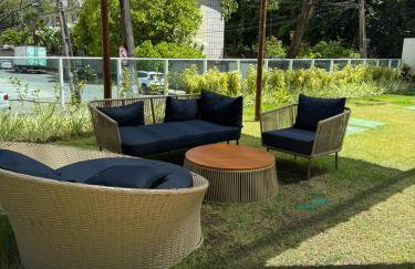 Arretado de bom ! A 250 m da praia de Boa Viagem, 3 km do aeroporto, próximo aos shoppings, com WI-FI 560 Mbps, coworking, piscina e academia - Foto 19