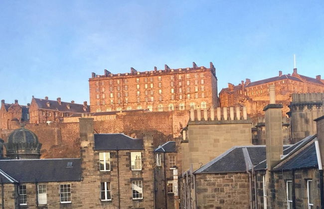 JOIVY Gorgeous Two Bedroom Apartment With Castle Views - Foto 17