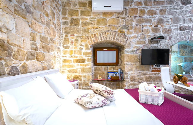 Gaius Aurelius Valerius - Photo 29