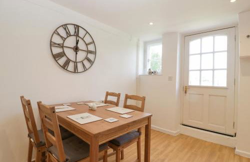 2 Court Farm - Photo 12