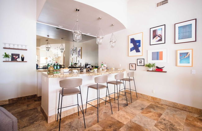 Sleeps 19, 7bdr Estate! Sports Court, Putting Green, Pool Farrier by Avantstay - Foto 14