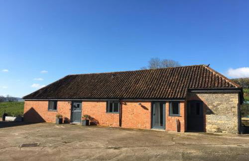 Swallows Nest - Photo 3