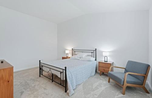 1642 Z5 VILLAGE OF LAKE DENHAM by REMAX Premier - Foto 19