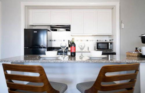 CITY VIBES - Modern Suite in the heart of Downtown - Foto 3