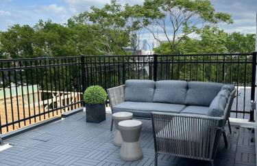 Skyline Luxury - Rooftop Deck- King Suites-Garage - Foto 46