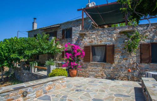 Iris' Traditional Stone House - Foto 1