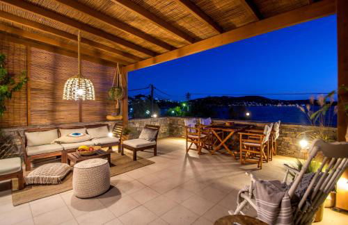 Syros Luxury Seaview Wellness Suite Finikas - Photo 2