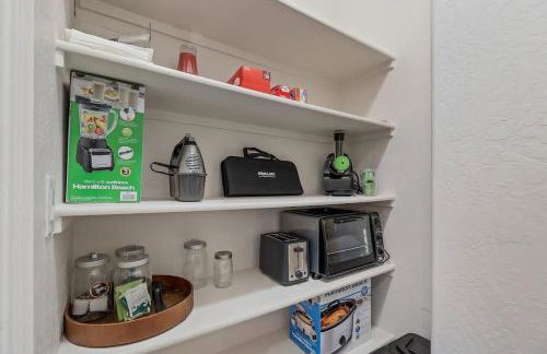 Flagstaff 3BR Cozy Retreat w Fireplace & BBQ - Foto 28