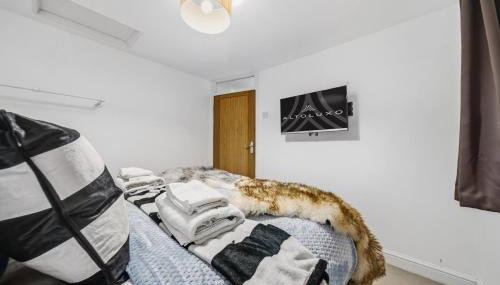 Knole Stylish 3BR House w Garden, Parking Near Cribbs and M5 by AltoLuxo Short Lets & Serviced Accommodation - Foto 3