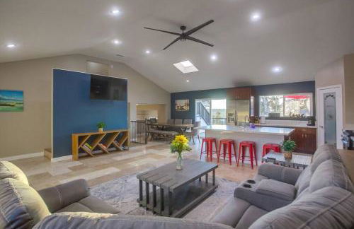 Large Pool Home on Two Acres with Views! - Foto 4