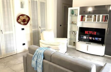 Bea's House, Restyling 2026 Sirmione with Private Garden and shared Pool DesenzanoLoft Official Partner Homes & Villas by Marriott Bonvoy - Foto 9