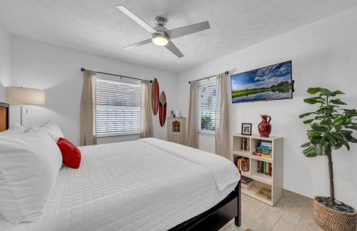 Waterfront Bungalow Heated Pool Pineapple Key - Foto 27