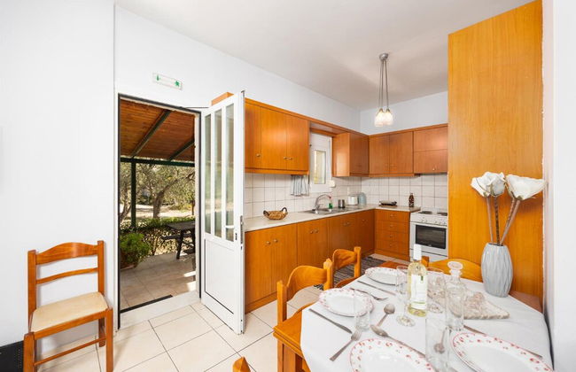 Villa Dimitris Large Private Pool Walk to Beach Sea Views A C Wifi Car Not Required Eco-frien - 1923 - Foto 36