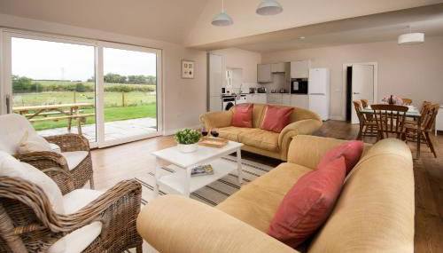 Coldwells Farmhouse - Photo 3