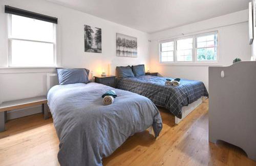 Front House 3 bedroom flat nice street, walk to BART, shops - Photo 9