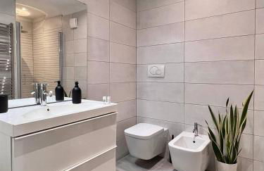 Life is Beautiful Design LOFT Navigli Romolo, SmartTV, WiFi, AC and street parking - Foto 18