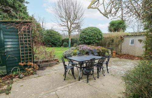 Framingham - Photo 32