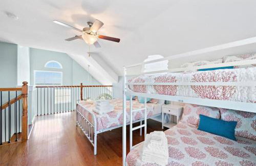 Stunning bayfront home with spacious deck and incredible Galveston Bay views - Foto 38